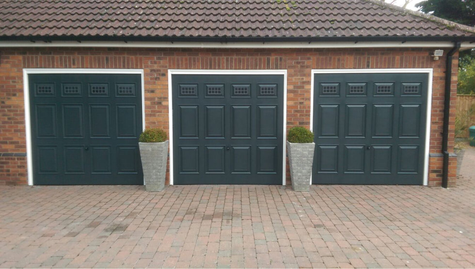Garage Door Spraying Service Painting Hc Ltd - What Paint To Use On Fiberglass Garage Door